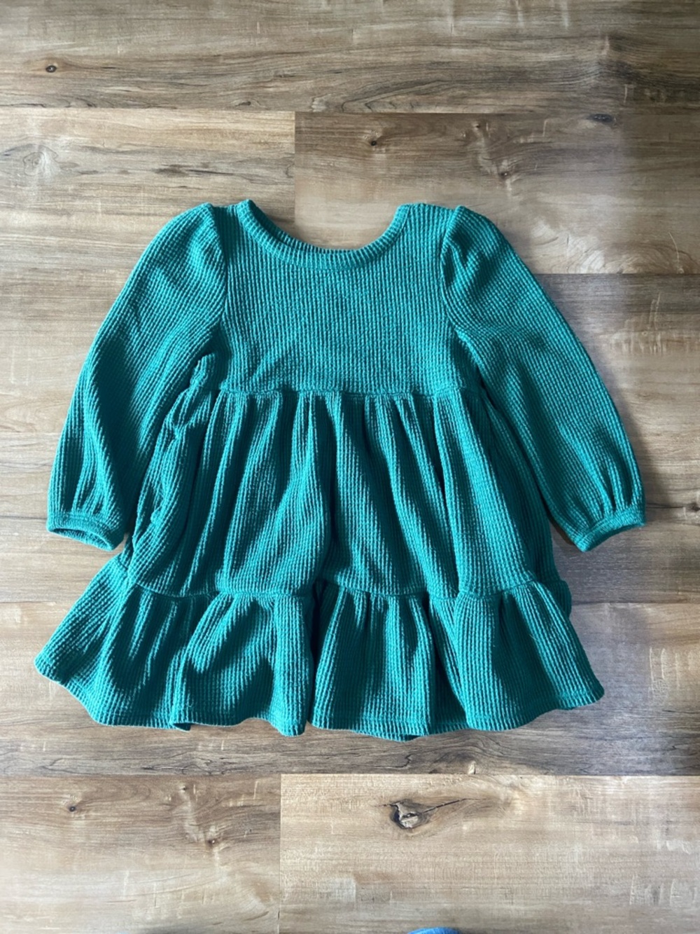 $2 Green Knit Tiered Long Sleeve Dress